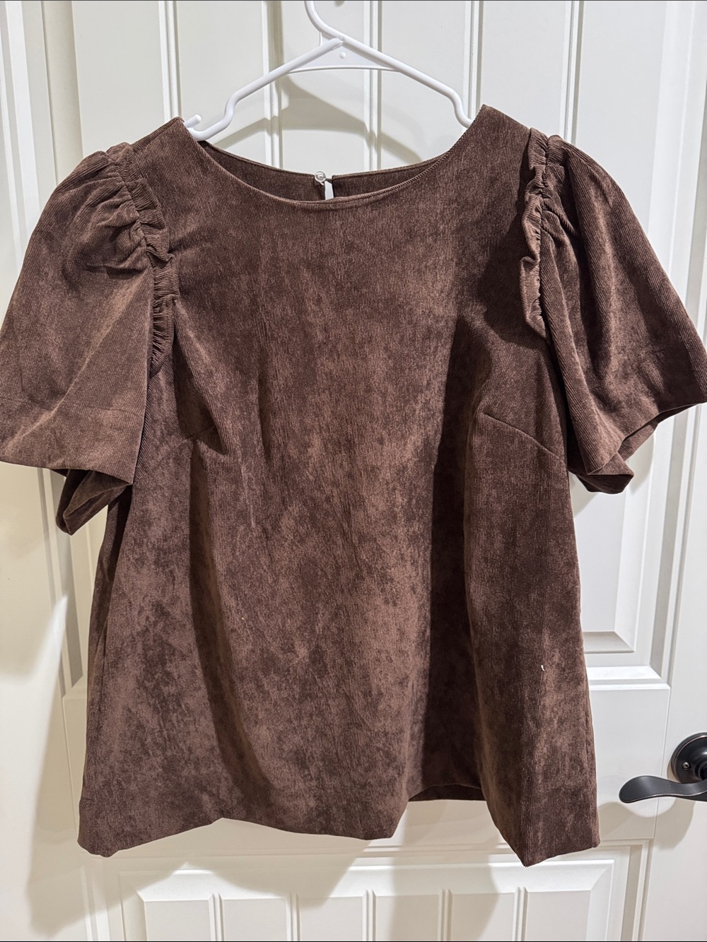 crown & ivy Chocolate Puff-Sleeve Blouse
